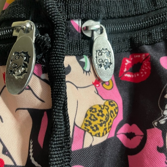 Betty Boop Black and Pink Travel Bag  a littli dirty inside - Picture 6 of 12